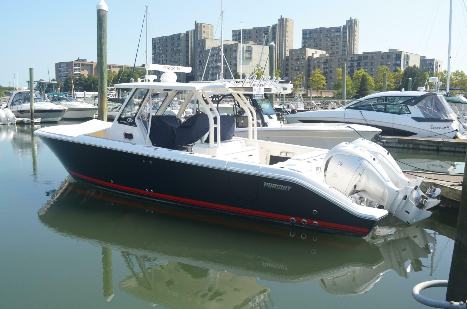 32ft Pursuit Yacht For Sale
