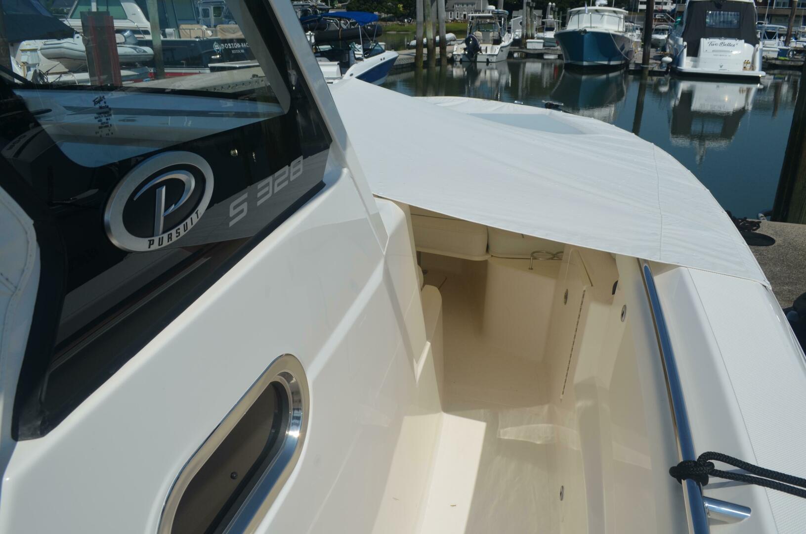 32ft Pursuit Yacht For Sale