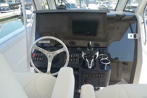 32ft Pursuit Yacht For Sale